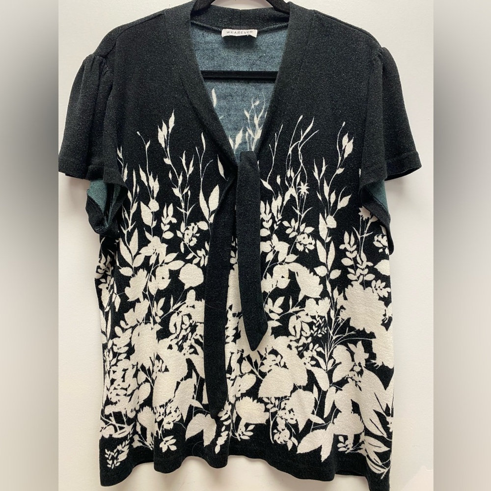 4 for $25 🖤 Wearever Floral Tie Front Knit Top 🖤 1x